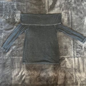 American Eagle cold shoulder cropped shirt